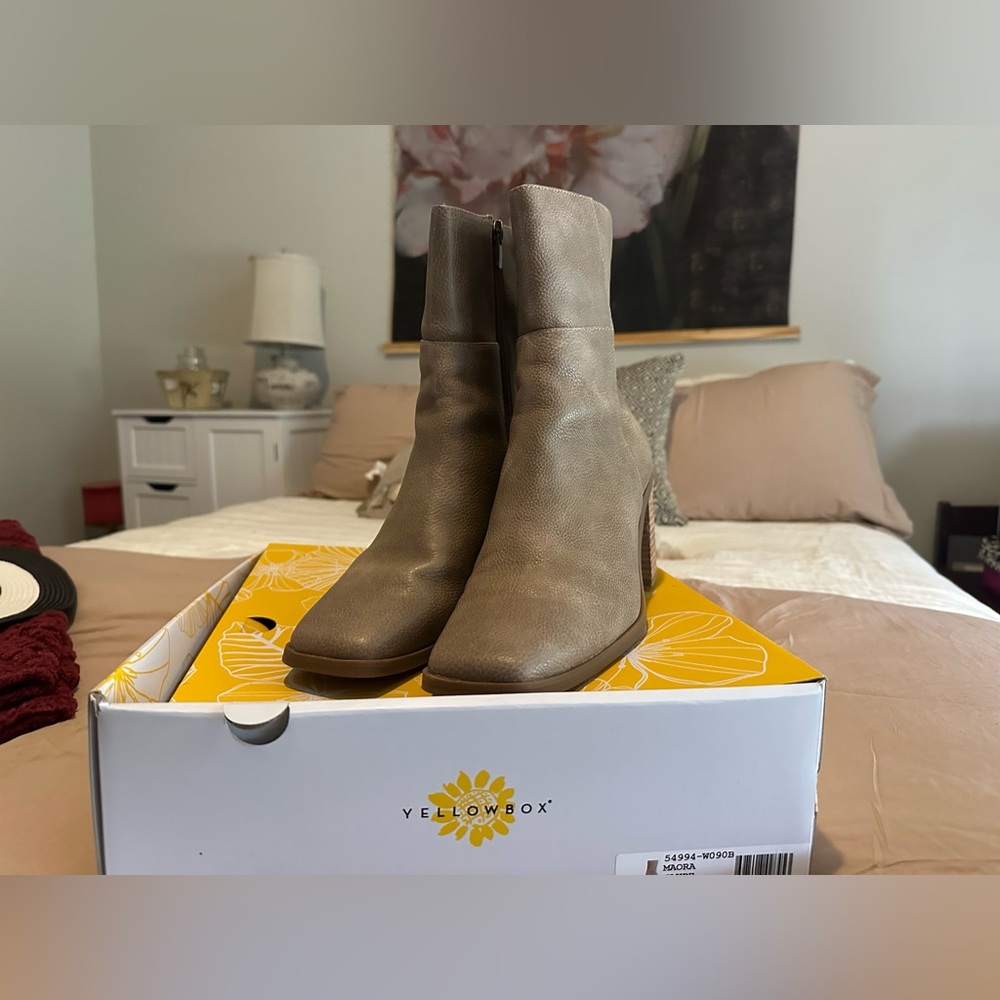 Yellow Box Maora Taupe Ankle Boots